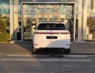 LiXiang (Li Auto) L7